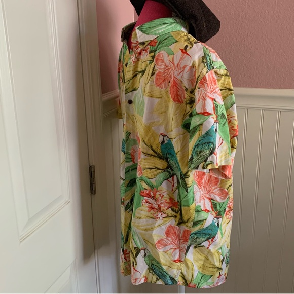 American Eagle Men’s Macaw Hawaiian Shirt size Large - Picture 4 of 7